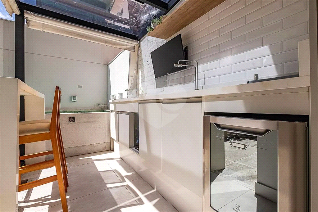 Apartamento com 2 dormitórios, 1 suíte e 2 vagas - 101m² - Pinheiros