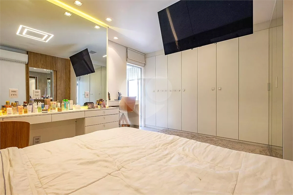 Apartamento com 2 dormitórios, 1 suíte e 2 vagas - 101m² - Pinheiros