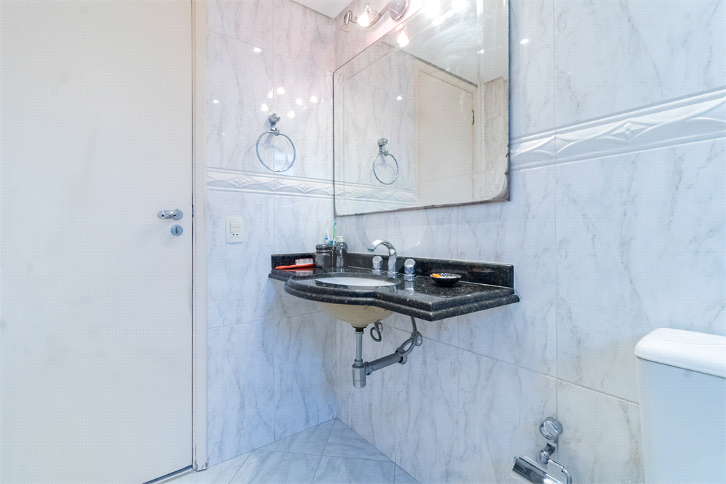 Apatrtamento - Perdizes - 3 Dormitórios - 120 m².