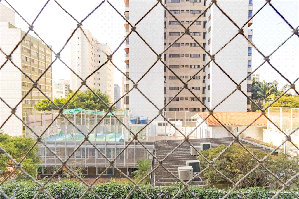 Apatrtamento - Perdizes - 3 Dormitórios - 120 m².