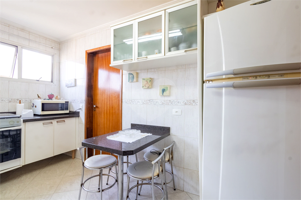Apatrtamento - Perdizes - 3 Dormitórios - 120 m².