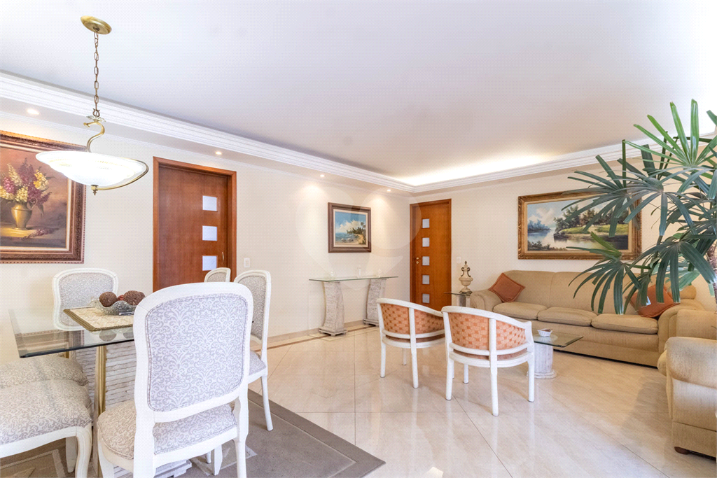 Apatrtamento - Perdizes - 3 Dormitórios - 120 m².