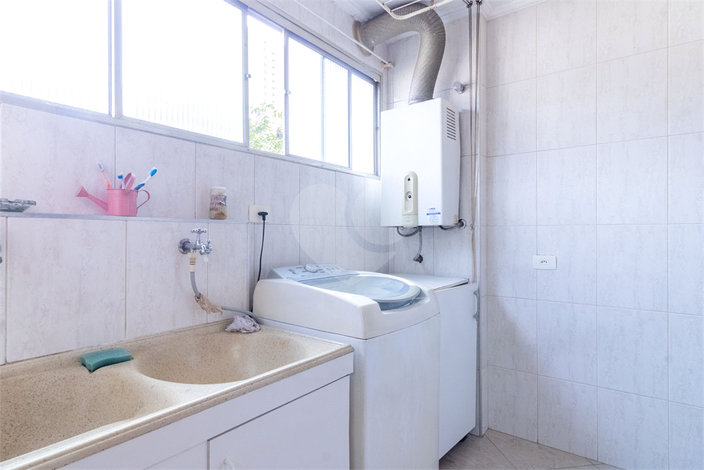 Apatrtamento - Perdizes - 3 Dormitórios - 120 m².
