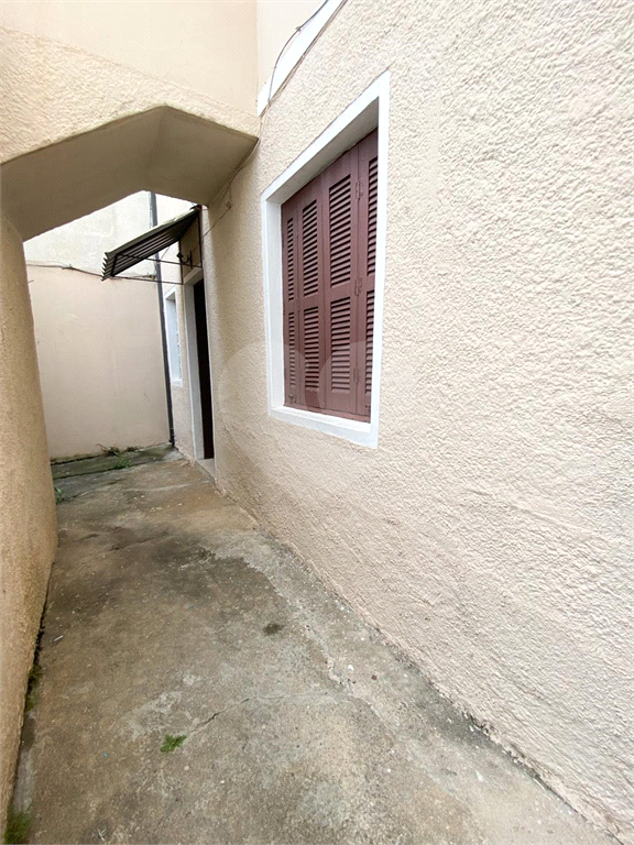 Prédio inteiro com loja e 3 residências