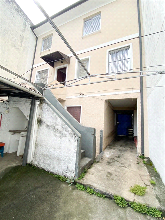 Prédio inteiro com loja e 3 residências