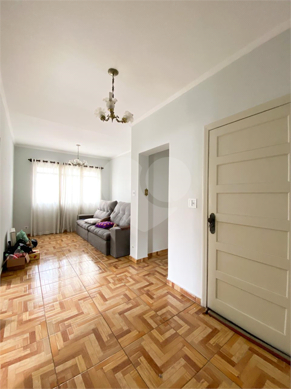 Prédio inteiro com loja e 3 residências