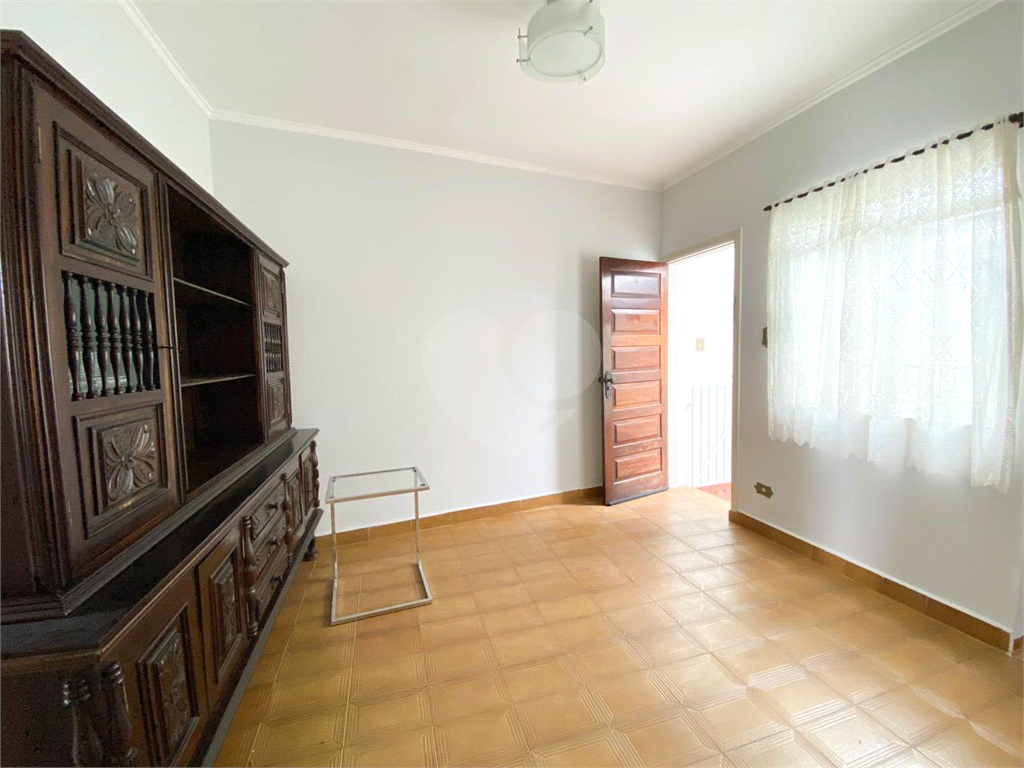 Prédio inteiro com loja e 3 residências