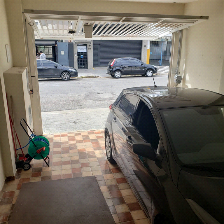 SOBRADO COMERCIAL 4 SUÍTES - LAVABO E 1 VAGA DE GARAGEM PARA LOCAÇÃO EM PERDIZES