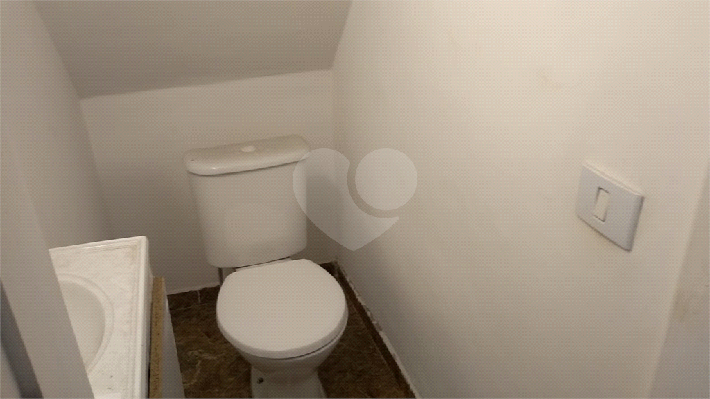 SOBRADO COMERCIAL 4 SUÍTES - LAVABO E 1 VAGA DE GARAGEM PARA LOCAÇÃO EM PERDIZES