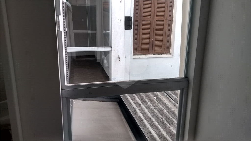 SOBRADO COMERCIAL 4 SUÍTES - LAVABO E 1 VAGA DE GARAGEM PARA LOCAÇÃO EM PERDIZES