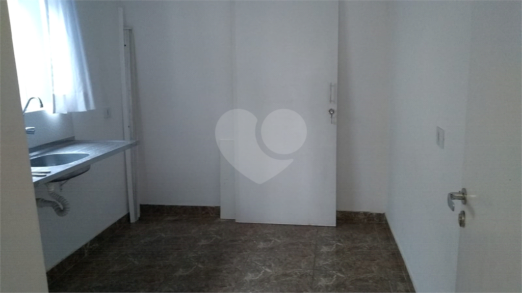 SOBRADO COMERCIAL 4 SUÍTES - LAVABO E 1 VAGA DE GARAGEM PARA LOCAÇÃO EM PERDIZES