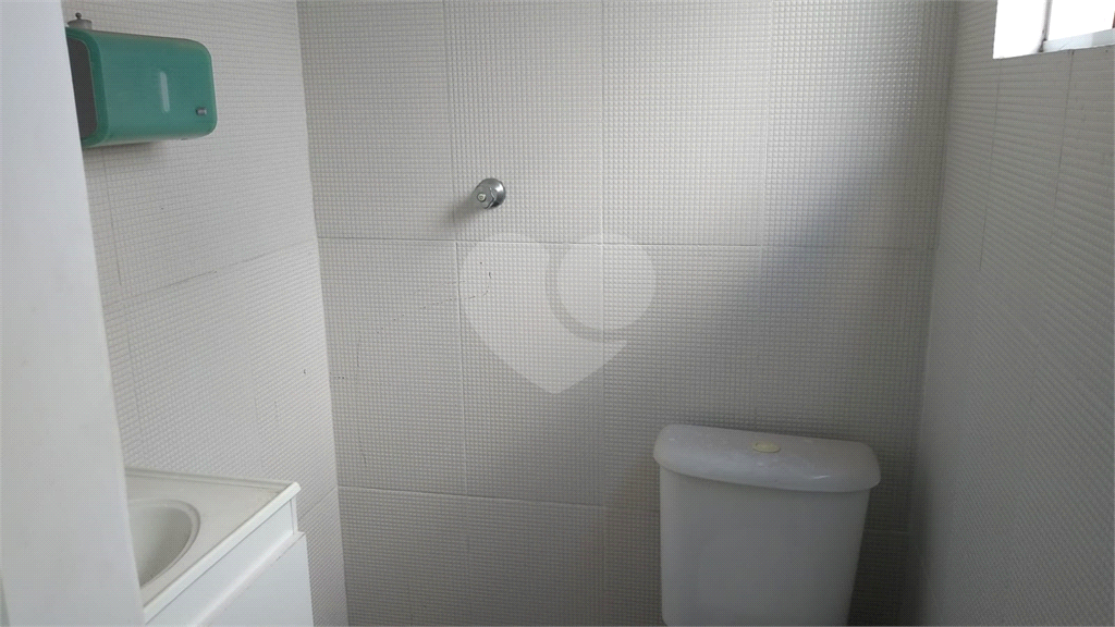 SOBRADO COMERCIAL 4 SUÍTES - LAVABO E 1 VAGA DE GARAGEM PARA LOCAÇÃO EM PERDIZES