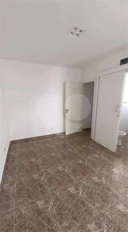 SOBRADO COMERCIAL 4 SUÍTES - LAVABO E 1 VAGA DE GARAGEM PARA LOCAÇÃO EM PERDIZES