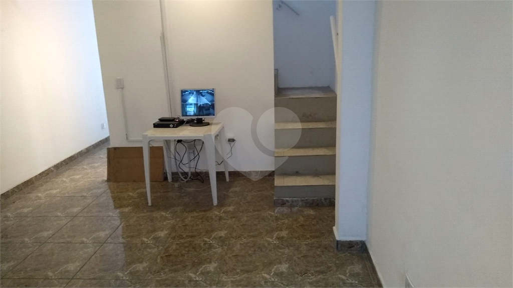 SOBRADO COMERCIAL 4 SUÍTES - LAVABO E 1 VAGA DE GARAGEM PARA LOCAÇÃO EM PERDIZES