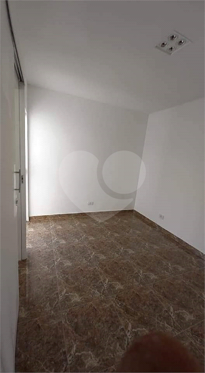 SOBRADO COMERCIAL 4 SUÍTES - LAVABO E 1 VAGA DE GARAGEM PARA LOCAÇÃO EM PERDIZES