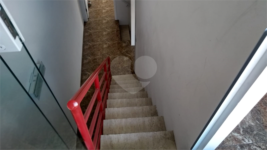 SOBRADO COMERCIAL 4 SUÍTES - LAVABO E 1 VAGA DE GARAGEM PARA LOCAÇÃO EM PERDIZES