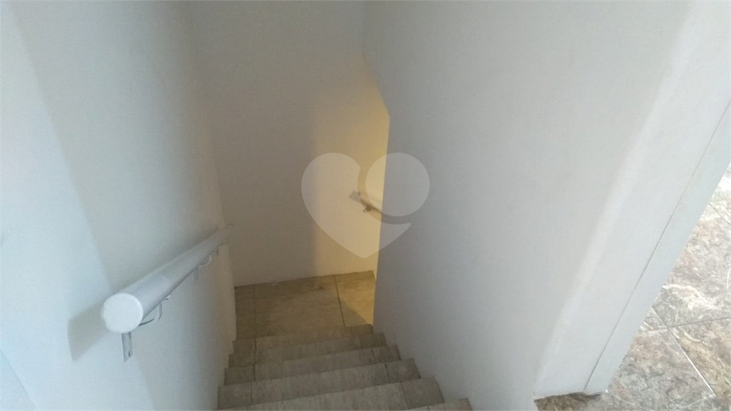 SOBRADO COMERCIAL 4 SUÍTES - LAVABO E 1 VAGA DE GARAGEM PARA LOCAÇÃO EM PERDIZES