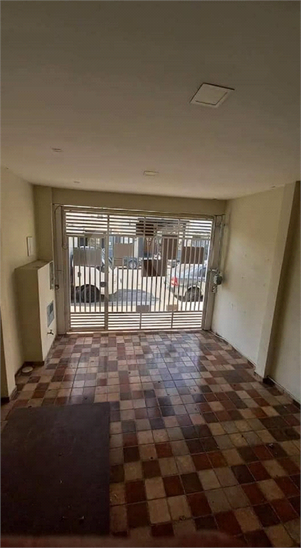 SOBRADO COMERCIAL 4 SUÍTES - LAVABO E 1 VAGA DE GARAGEM PARA LOCAÇÃO EM PERDIZES