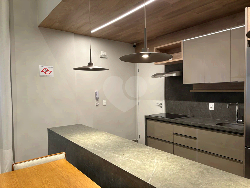 Studio novo, decorado e próximo ao Metro Praça da Árvore