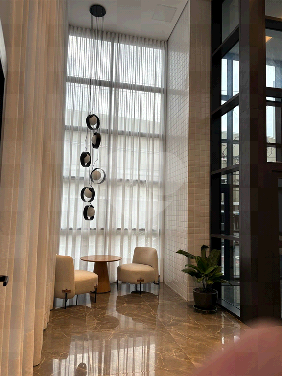 Studio novo, decorado e próximo ao Metro Praça da Árvore