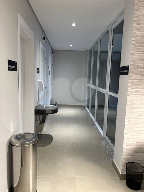 Studio novo, decorado e próximo ao Metro Praça da Árvore