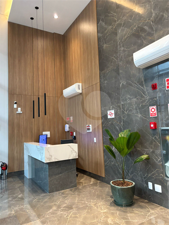 Studio novo, decorado e próximo ao Metro Praça da Árvore