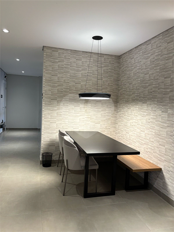 Studio novo, decorado e próximo ao Metro Praça da Árvore