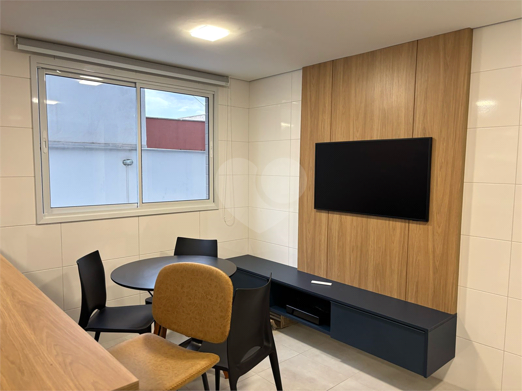 Studio novo, decorado e próximo ao Metro Praça da Árvore