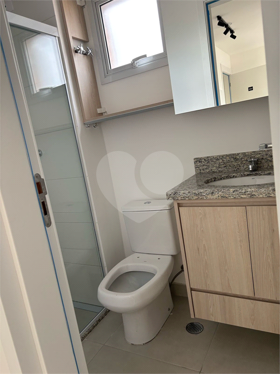 Studio novo, decorado e próximo ao Metro Praça da Árvore