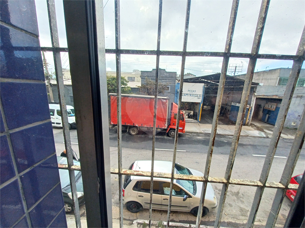 Galpão na Vila Maria com área total de 1.200m² - com duas entradas - Ligação Trifásica
