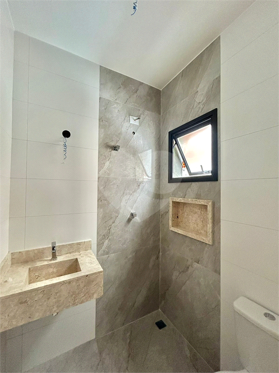 Sobrado novo à venda 115, Vila Guilherme, 115m², 3 suítes, 2 vagas e próximo ao metrô. 