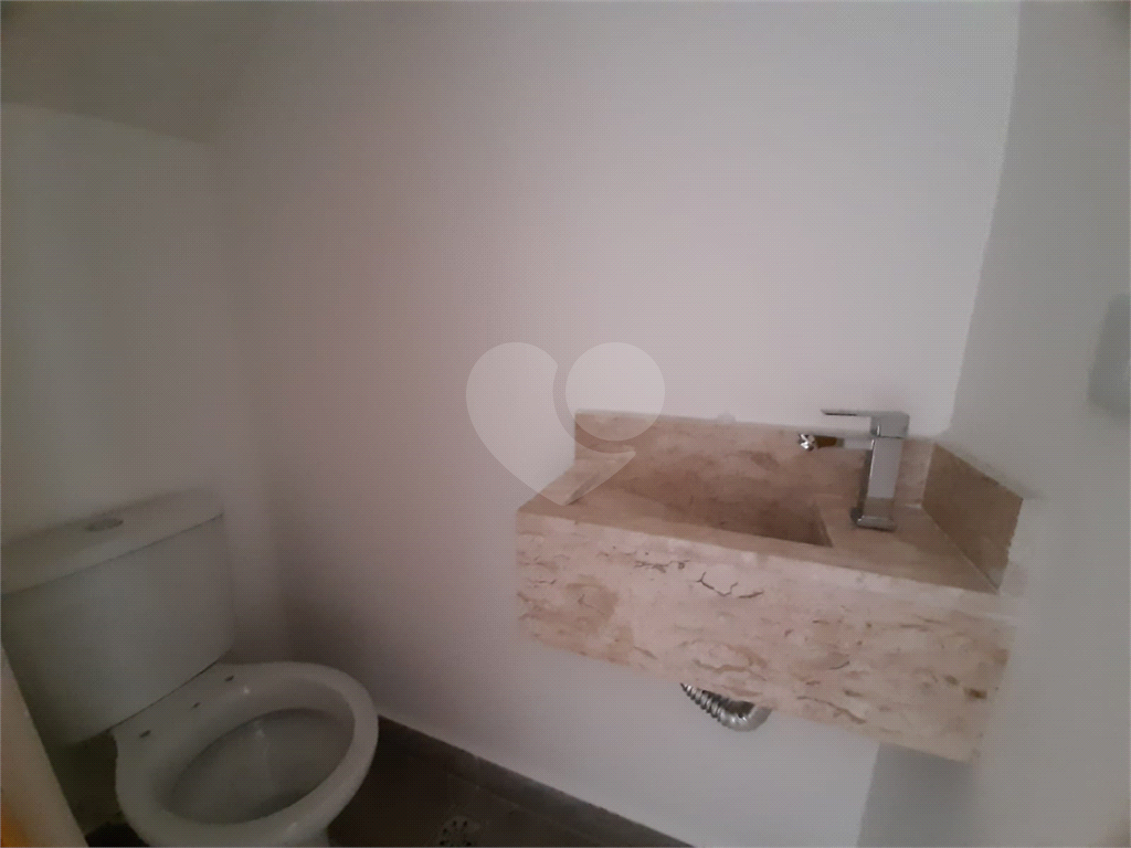 Sobrado novo à venda 115, Vila Guilherme, 115m², 3 suítes, 2 vagas e próximo ao metrô. 