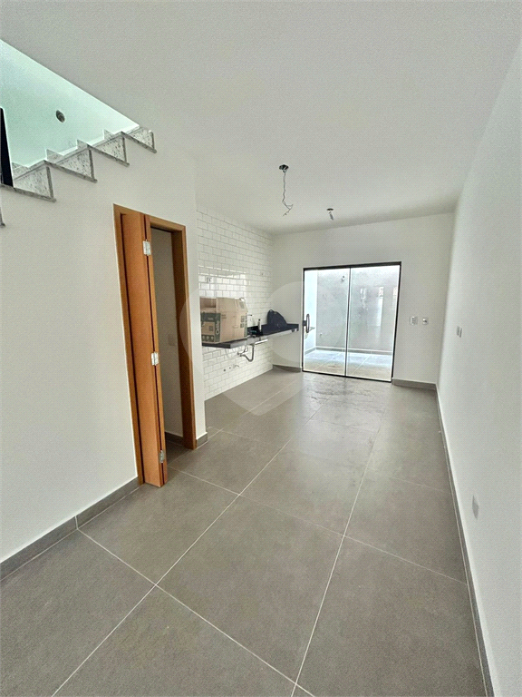 Sobrado novo à venda 115, Vila Guilherme, 115m², 3 suítes, 2 vagas e próximo ao metrô. 