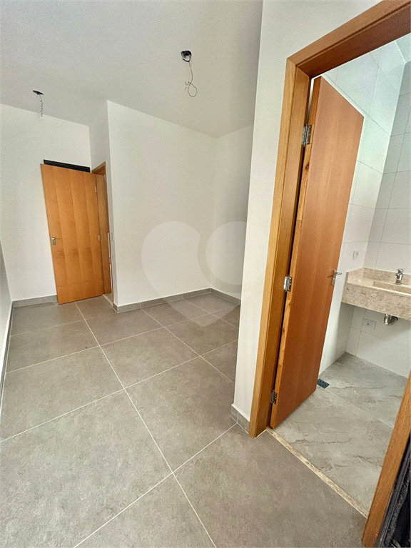 Sobrado novo à venda 115, Vila Guilherme, 115m², 3 suítes, 2 vagas e próximo ao metrô. 