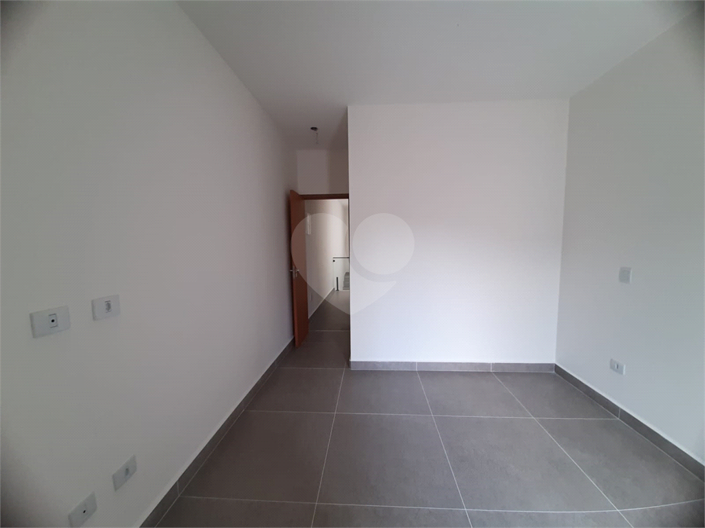 Sobrado novo à venda 115, Vila Guilherme, 115m², 3 suítes, 2 vagas e próximo ao metrô. 