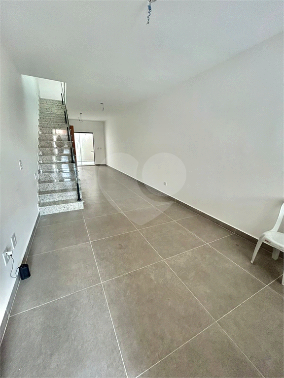 Sobrado novo à venda 115, Vila Guilherme, 115m², 3 suítes, 2 vagas e próximo ao metrô. 