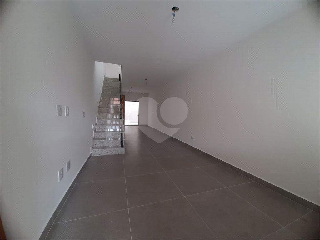 Sobrado novo à venda 115, Vila Guilherme, 115m², 3 suítes, 2 vagas e próximo ao metrô. 