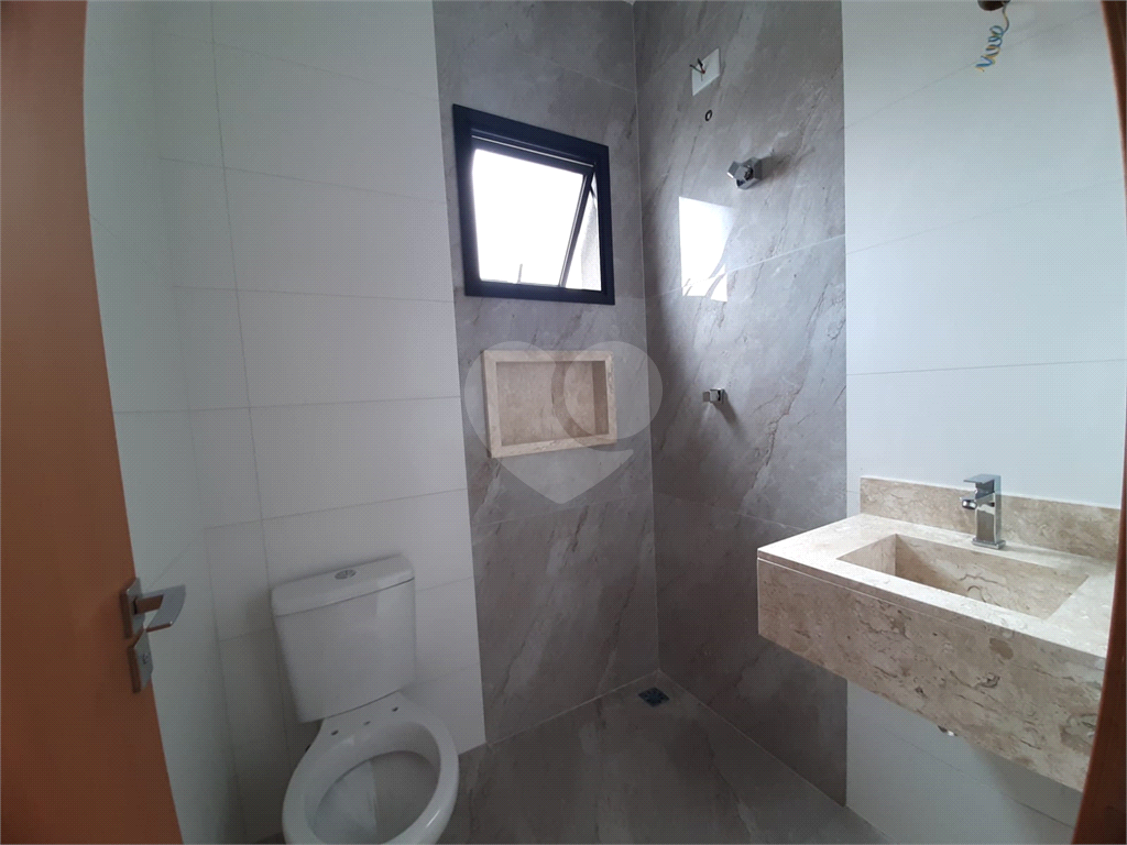 Sobrado novo à venda 115, Vila Guilherme, 115m², 3 suítes, 2 vagas e próximo ao metrô. 