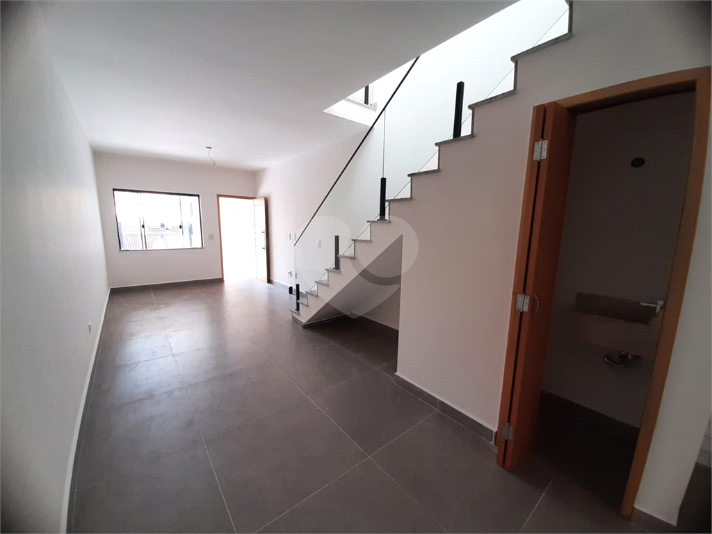 Sobrado novo à venda 115, Vila Guilherme, 115m², 3 suítes, 2 vagas e próximo ao metrô. 