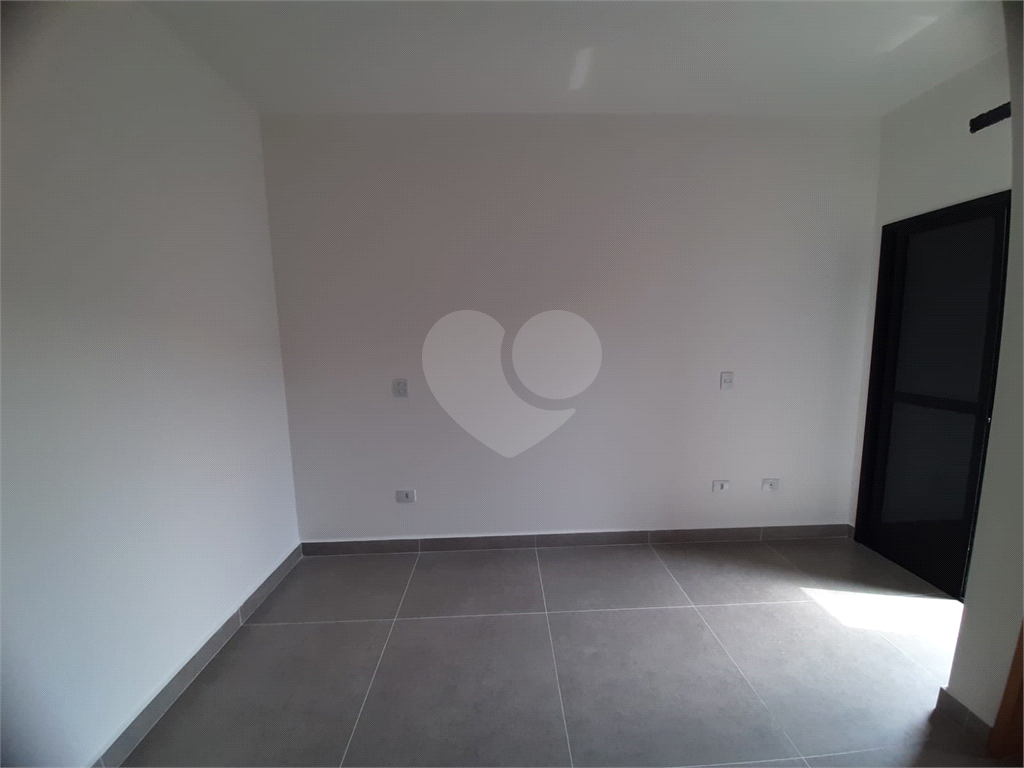 Sobrado novo à venda 115, Vila Guilherme, 115m², 3 suítes, 2 vagas e próximo ao metrô. 