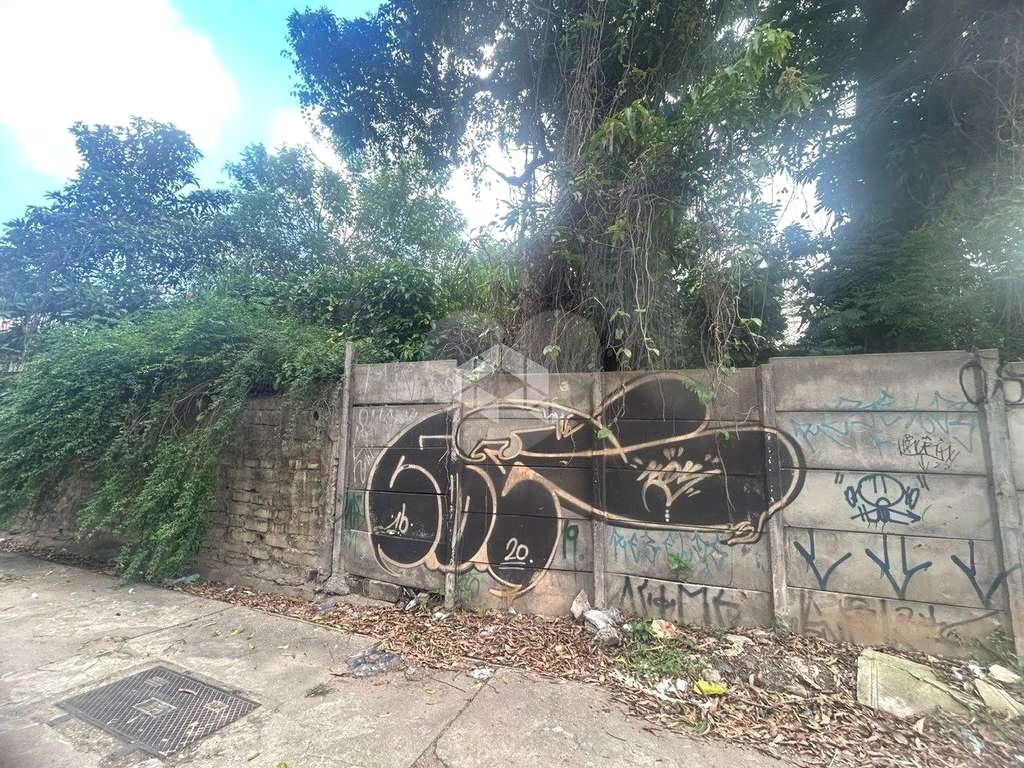 Terreno a Venda em Itaquera 