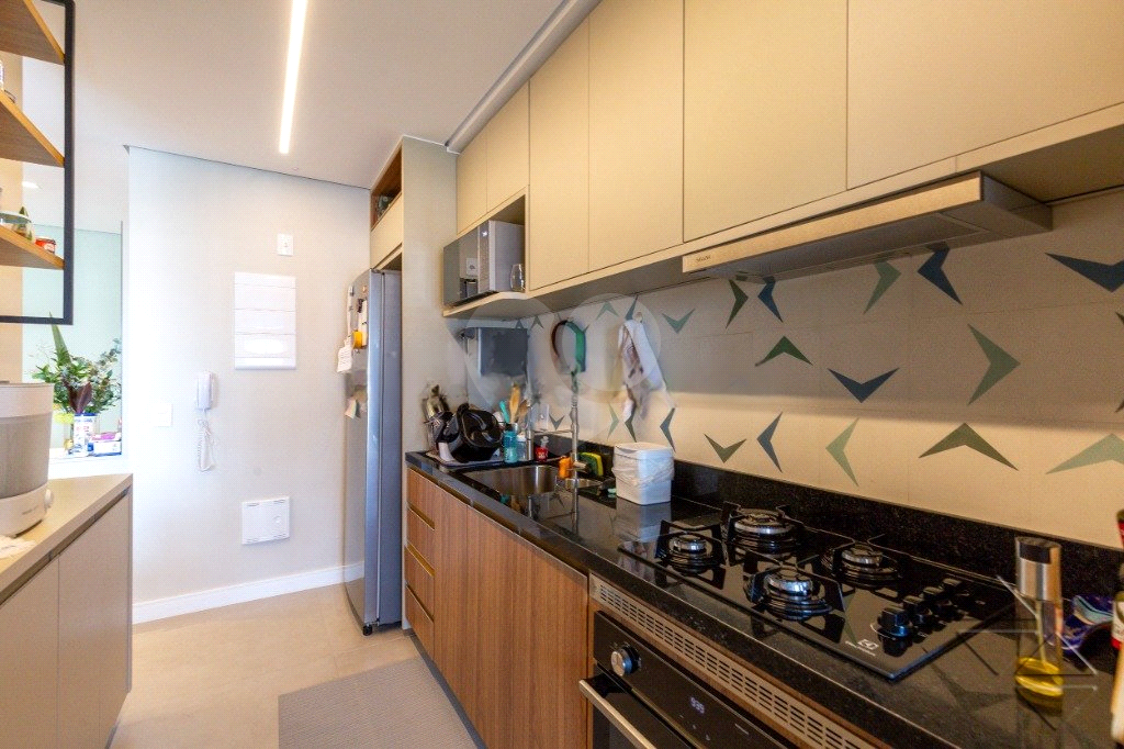 Venda de Apartamento novo em Pinheiros com 2 suítes e 2 vagas