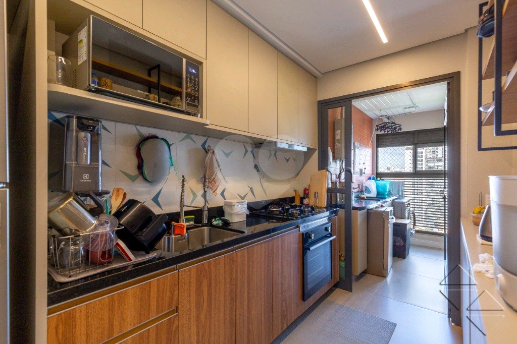 Venda de Apartamento novo em Pinheiros com 2 suítes e 2 vagas