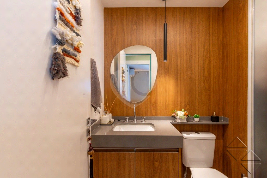 Venda de Apartamento novo em Pinheiros com 2 suítes e 2 vagas