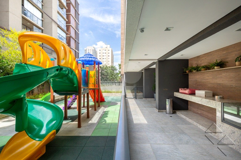 Venda de Apartamento novo em Pinheiros com 2 suítes e 2 vagas