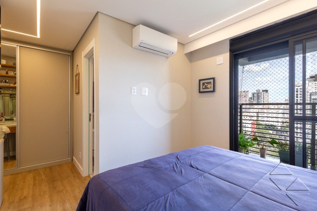 Venda de Apartamento novo em Pinheiros com 2 suítes e 2 vagas