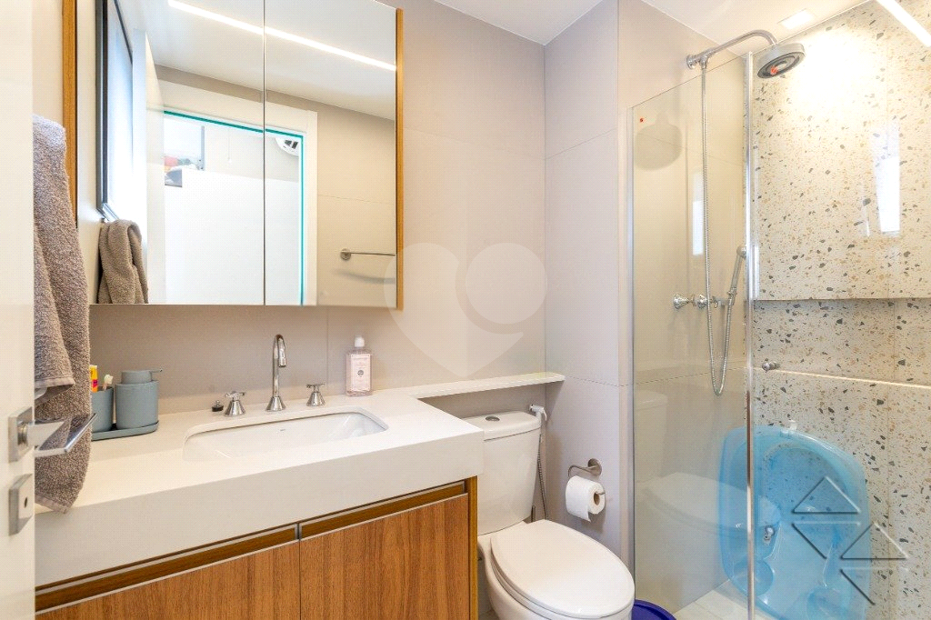 Venda de Apartamento novo em Pinheiros com 2 suítes e 2 vagas