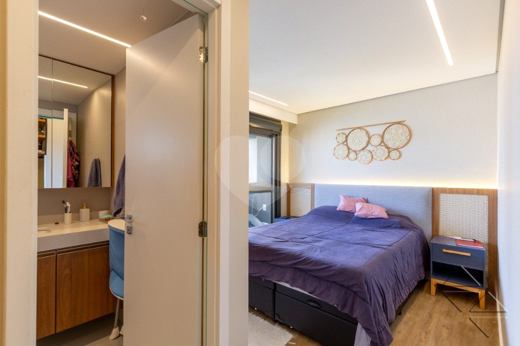 Venda de Apartamento novo em Pinheiros com 2 suítes e 2 vagas