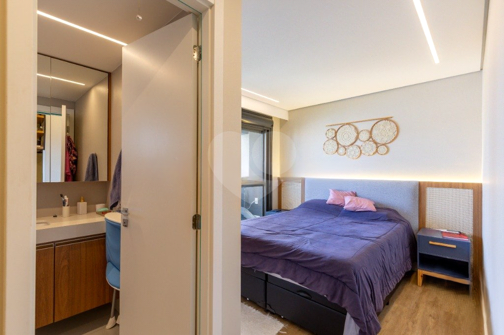 Venda de Apartamento novo em Pinheiros com 2 suítes e 2 vagas