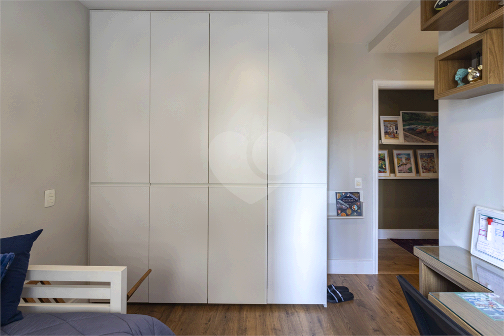 Venda de Apartamento novo em Pinheiros com 2 suítes e 2 vagas
